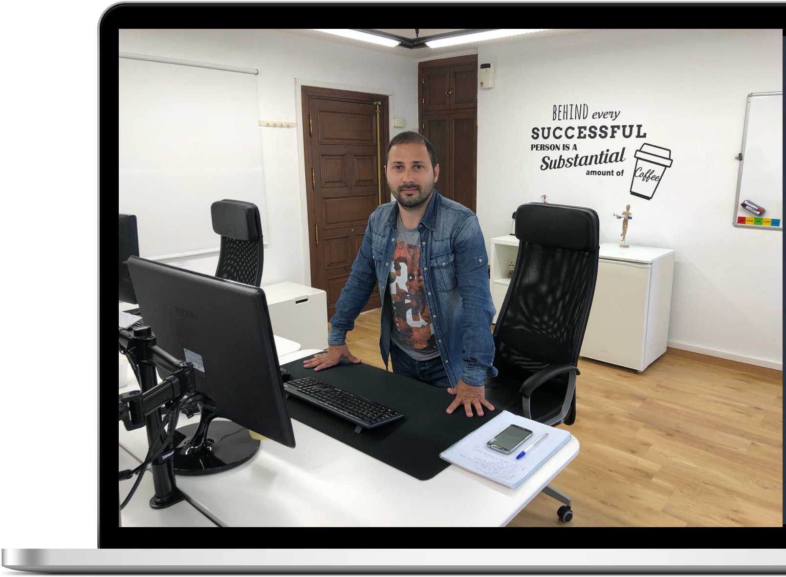 Franco Colmena office Franco Colmena, Consultor de Marketing